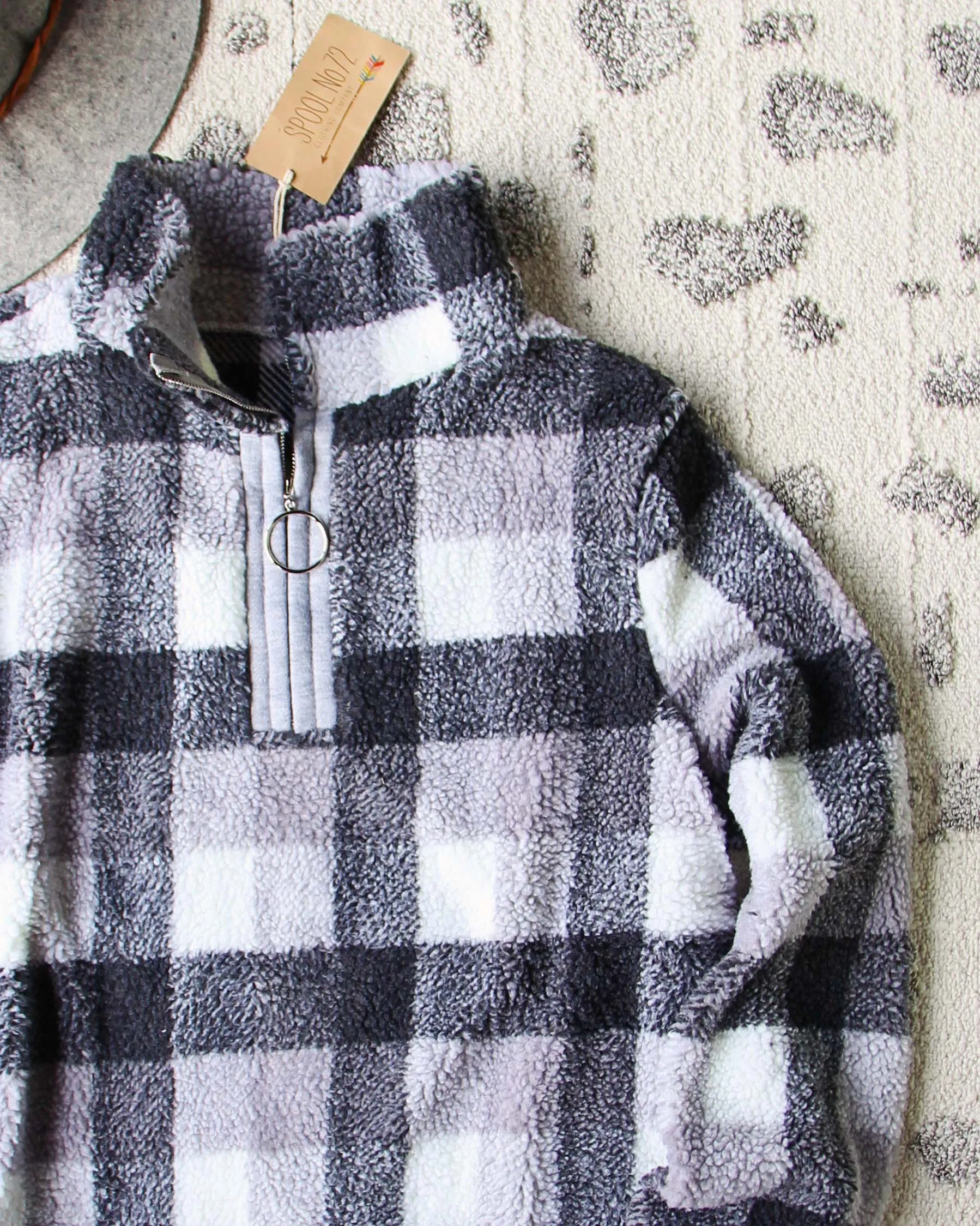 Overland Plaid Pullover in Gray
